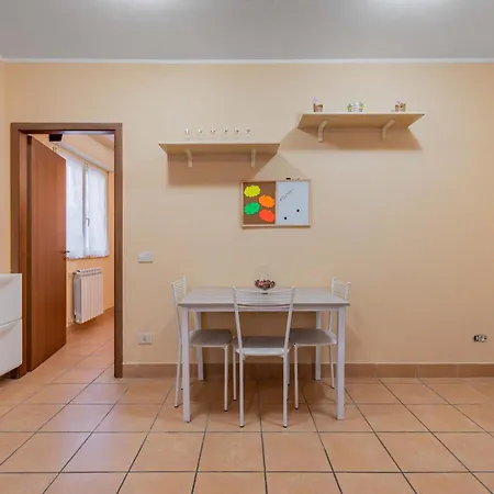 Lägenhet Casa - La Casetta Di Vale Rom